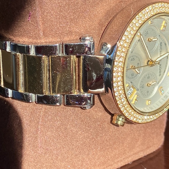 MICHAEL KORS
Parker Quartz White Dial Two Tone Bracelet Ladies Watch - Picture 9 of 11